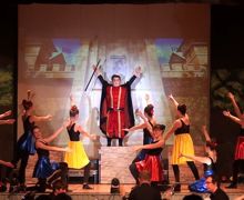 Shrek the musical.Still010[1]